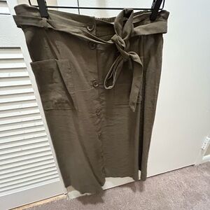 Old Navy Khaki Skirt with Belt